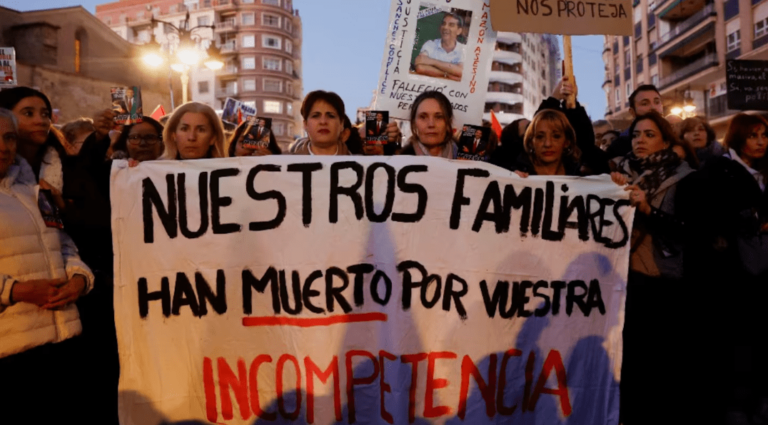 Protestas en Valencia en rechazo al gobierno local.