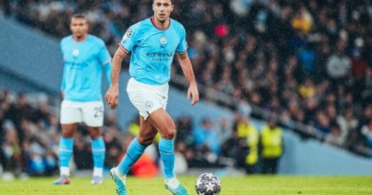 Rodri Hernández avanza en su recuperación y podría volver antes del final de la temporada