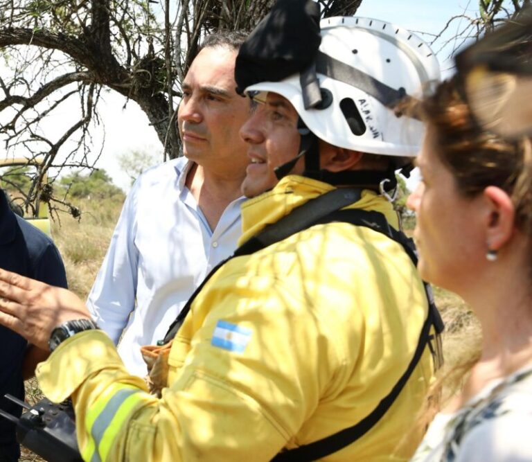 Curuzú Cuatiá: Valdés recorrió las zonas afectadas por los incendios
