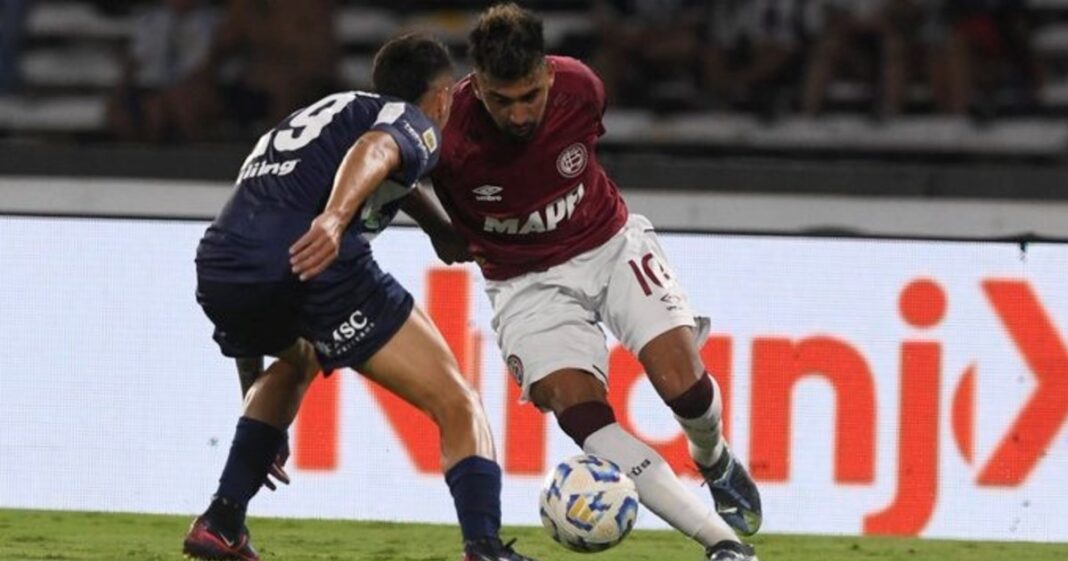 432217-lanus-le-gano-a-talleres-gracias-a-un-cabezazo-de-walter-bou-y-las-manos-de-nahuel-losada
