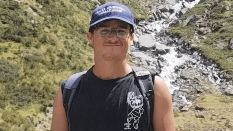 Continúa la búsqueda del joven argentino que está desaparecido en Nueva Zelanda.