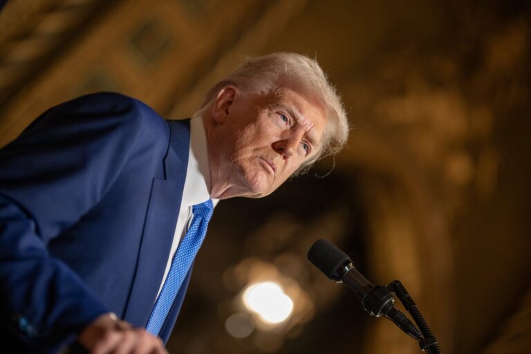 Desde Mar-a-Lago: Donald Trump abordó una orden que modificará la validez de los aranceles para autos