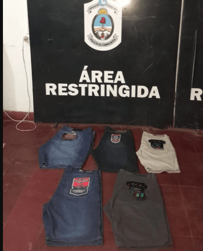 Corrientes: recuperaron bolsas con ropas robadas de un local en Chaco