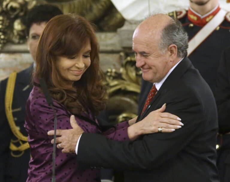 Oscar Parrilli criticó a Axel Kicillof por el lanzamiento del nuevo espacio político.
