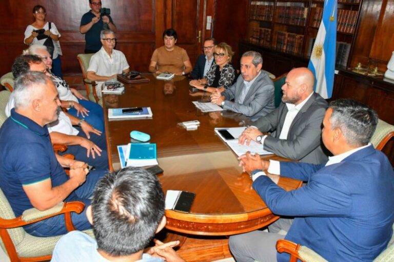 Docentes y Provincia van por el tercer encuentro paritario