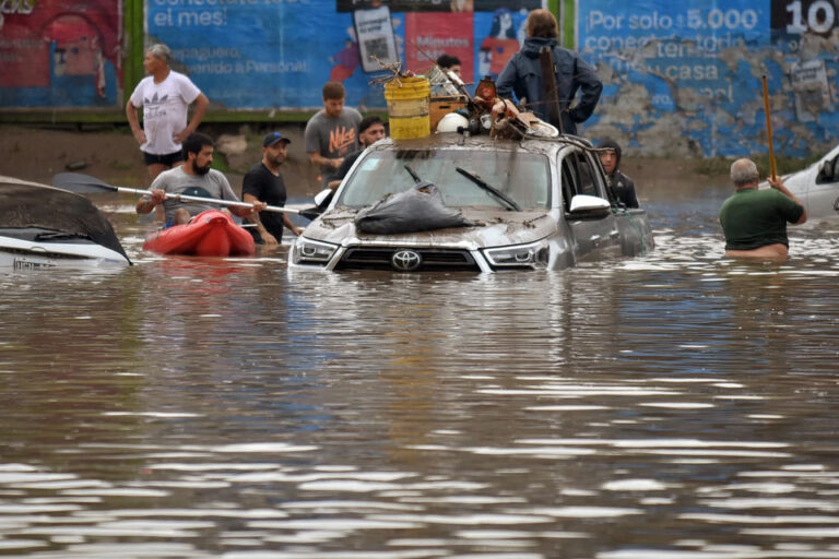 Impactante antes y después de Bahía Blanca: las crudas imágenes satelitales