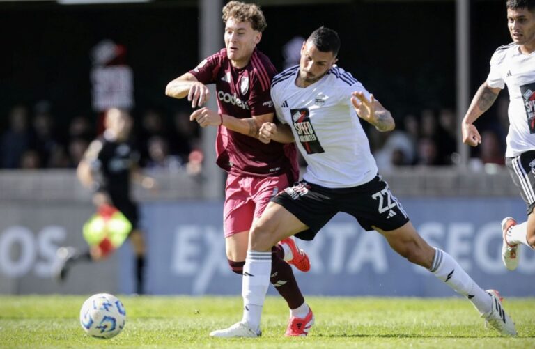 River empató con Riestra y se quedó con las ganas de subir a la punta: el partido, minuto a minuto