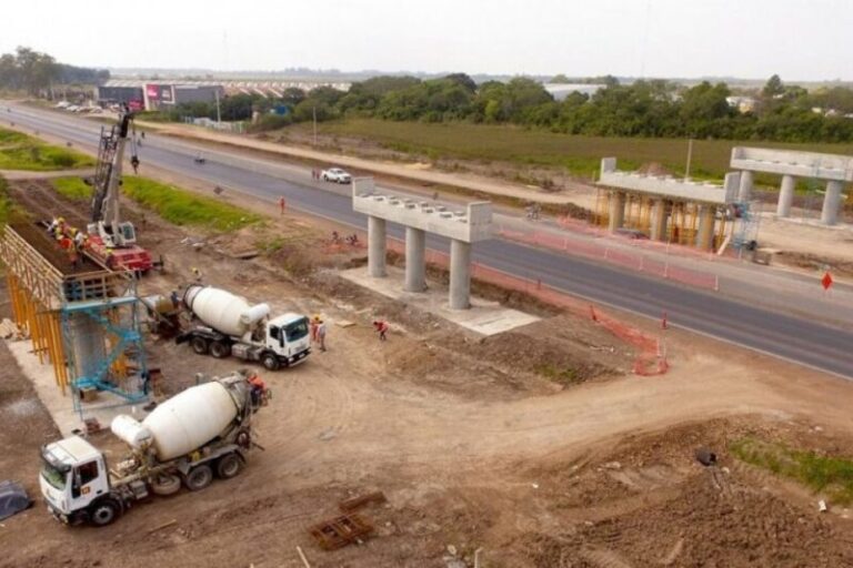 Almirón negó gestiones del gobernador Valdés por la Autovía