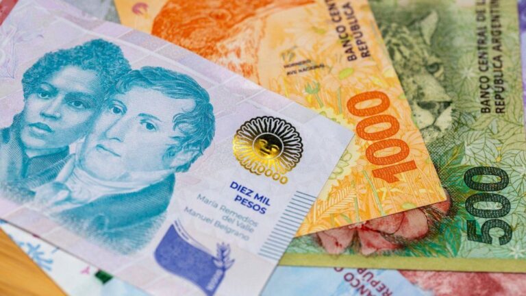 Paritarias: bancarios cerraron un aumento salarial y cobrarán un bono de más de $1.400.000