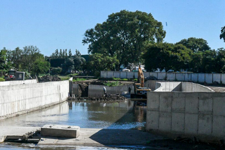 Avanza la sistematización del arroyo Las Viejas