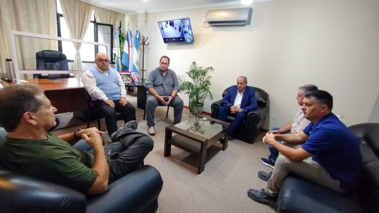 Rossi se reunió con directivos de una planta que se instalará en Santa Elena