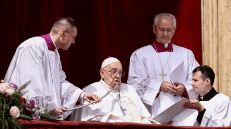 El Papa Francisco estuvo presente durante la misa de Pascuas