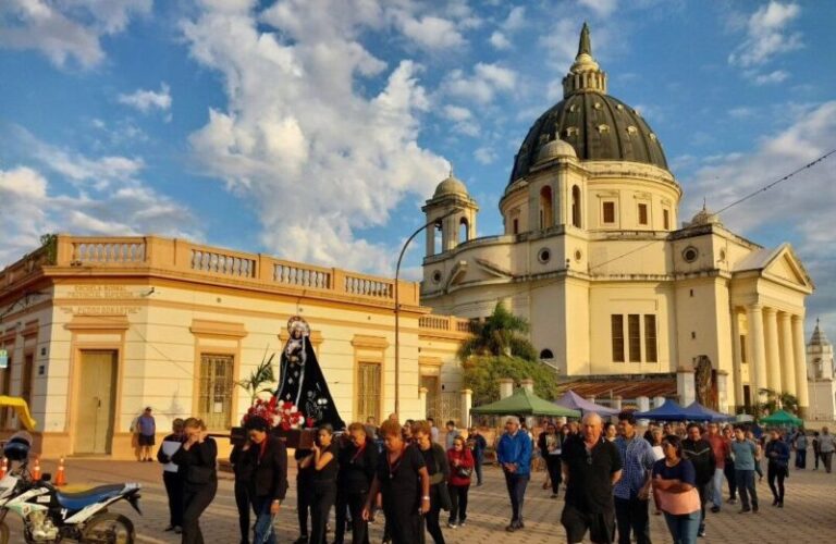Sábado Santo en Itatí: la conmemoración de los Dolores de la Santísima Virgen