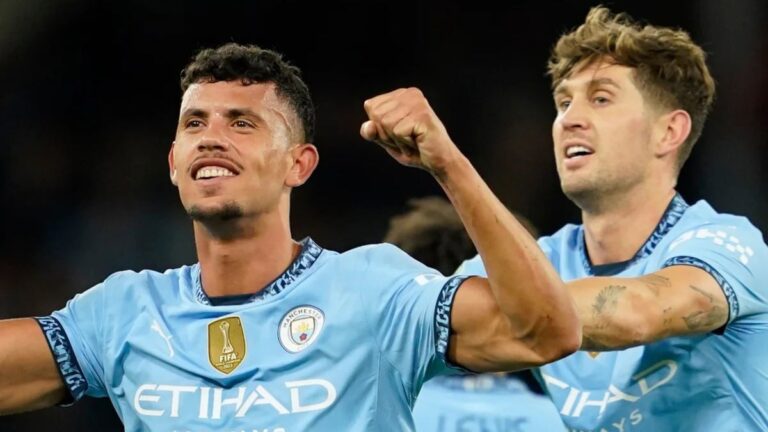Manchester City le ganó sobre el final al Aston Villa y sigue firme en la Premier League
