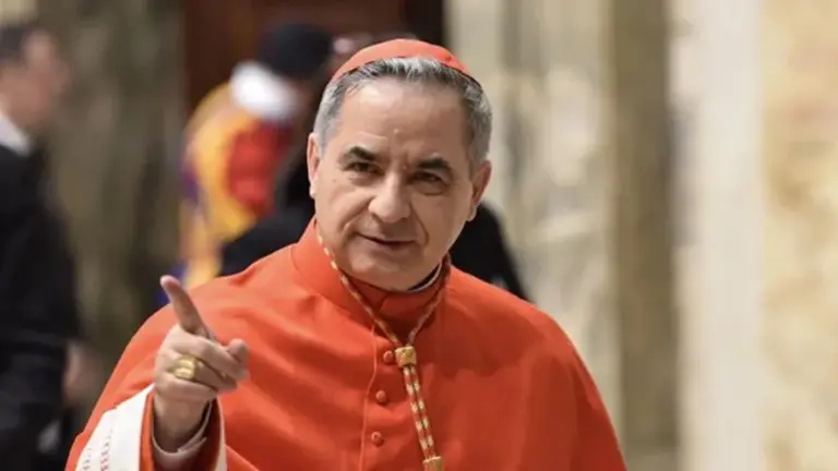 Cardenal italiano condenado renuncia a participar del cónclave para elegir nuevo papa