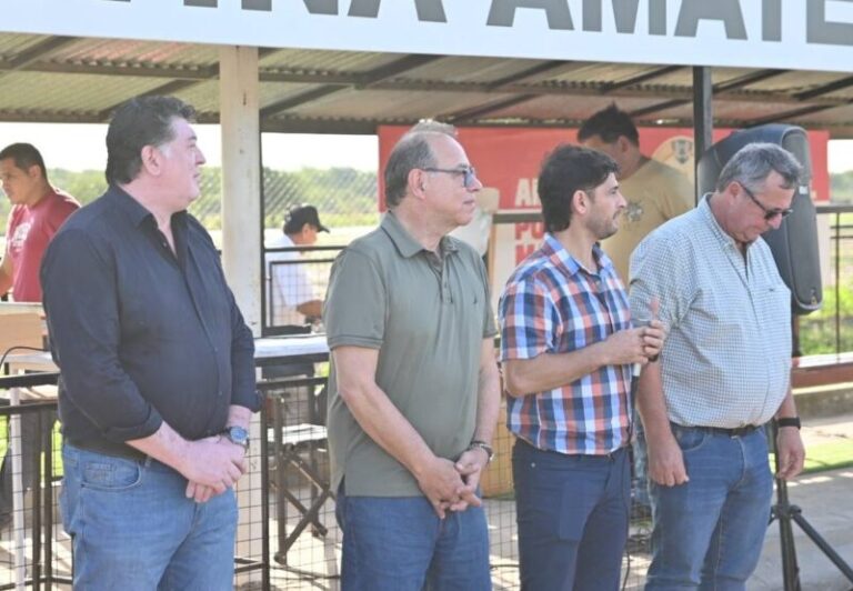 Tassano acompañó la inauguración del Torneo de Hockey