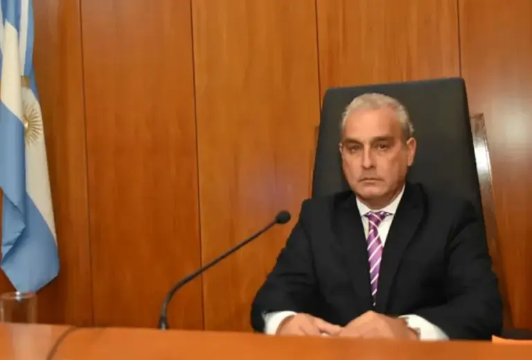 Condenan a un policia por usar en su beneficio un auto oficial decomisado al narcotráfico