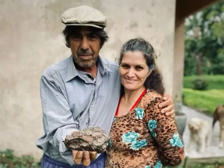 Un matrimonio de Gualeguaychú encontró un meteorito en su campo y lo donó a un museo