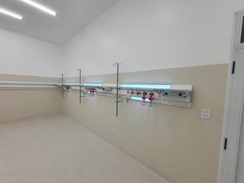 957337-continuan-obras-en-la-terapia-del-hospital-el-salvador-de-bella-vista