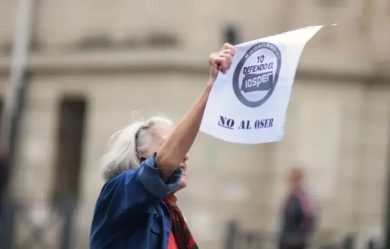 Docentes se movilizarán nuevamente este martes para rechazar la disolución del Iosper