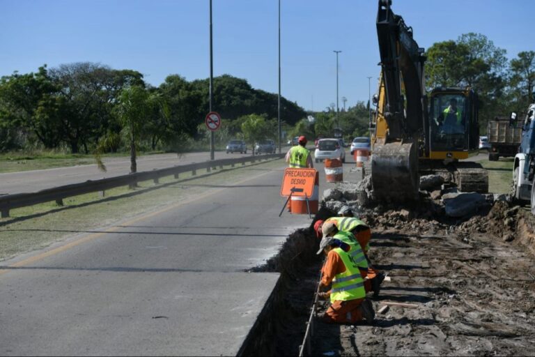 Comenzaron los trabajos de repavimentación en avenida Uranga