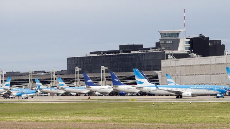 Pilotos lanzan un paro total de actividades para el 10 de junio