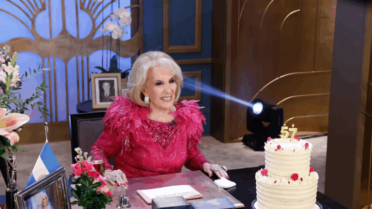 Mirtha Legrand se emocionó al celebrar los 57 años de su programa: «Me hicieron muy feliz»