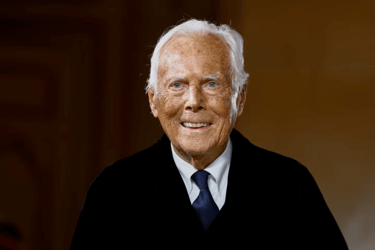 Giorgio Armani estuvo internado y no asistirá a su homenaje en Milán.