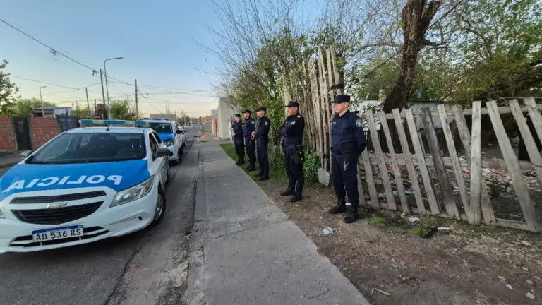 Dos mujeres fueron detenidas por tenencia simple de drogas en el barrio ex-aero Club