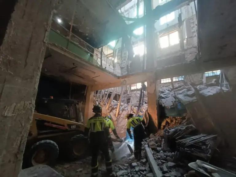 Murieron las cuatro personas que estaban atrapadas en el derrumbe de un edificio en obra del centro de Madrid