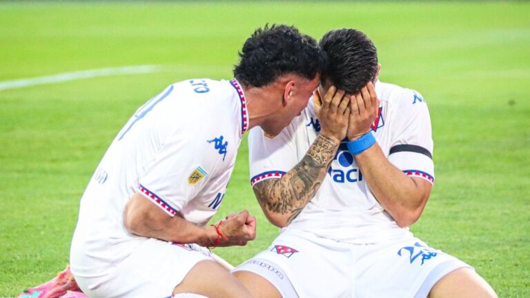 Gol y dedicatoria al cielo: Nacho Russo convirtió ante Newell’s tras la muerte de su padre, Miguel Ángel