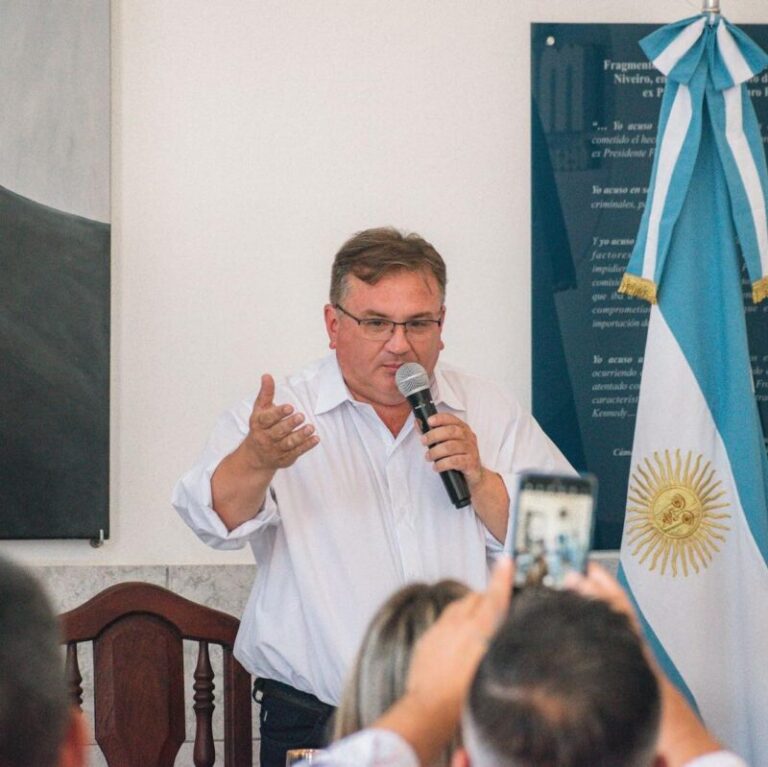 Desarrollistas apoyan a Vamos Corrientes