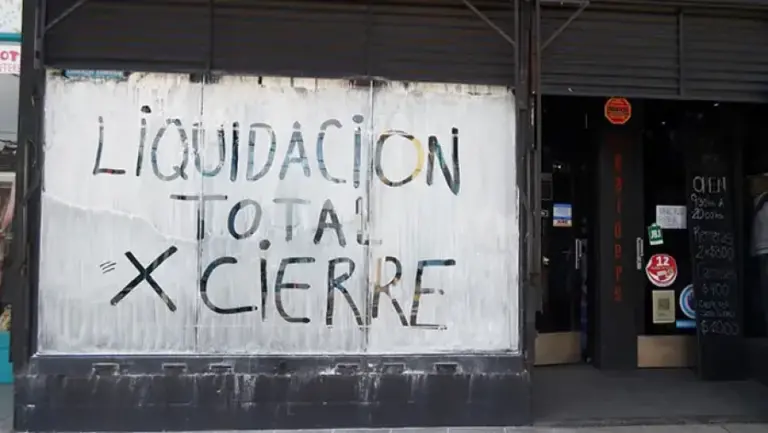 La actividad económica cayó nuevamente en septiembre y Milei llega a las elecciones en recesión