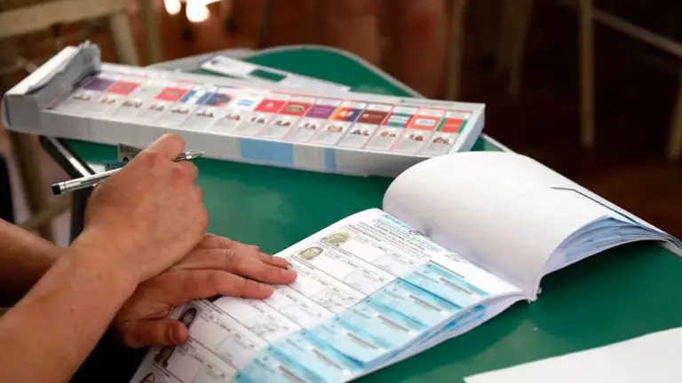Cerraron los comicios y hay expectativa por los resultados a nivel nacional