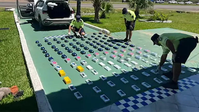 Hasta en el motor: dos mujeres llevaban 130 celulares de contrabando, pero fueron detectadas en Paso Cerrito