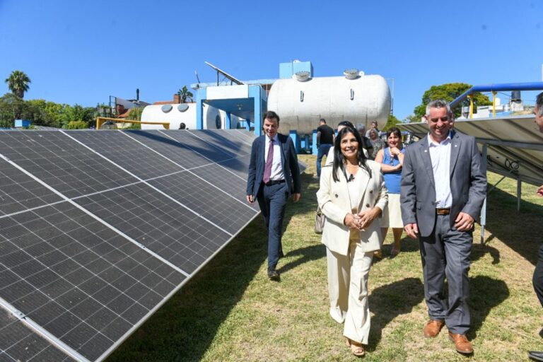 Aluani acompañó la inauguración del primer parque de energía solar fotovoltaica en Colón